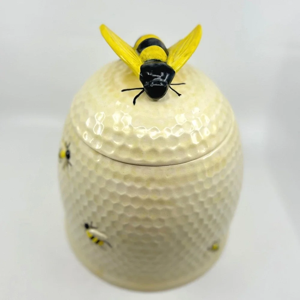 Vintage Arnels Yellow Honey Bee Hive Cookie Jar Hobbiest 1969